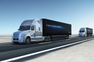 grabs-freightliner-inspiration-truck-platooning-technology
